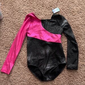 NWT long sleeve black and pink Leo!